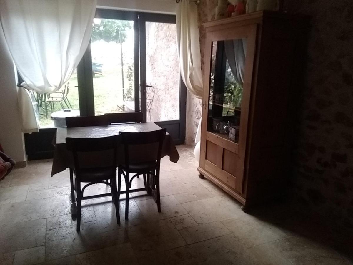 Studio Independant Dans Ferme Equestre Опс Екстер'єр фото